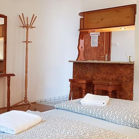 Hotel Paár Szieszta Győr Esterno foto