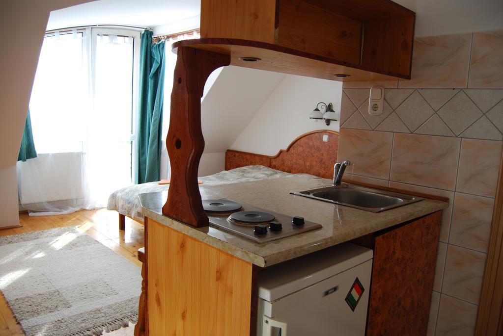 Hotel Paár Szieszta Győr Esterno foto