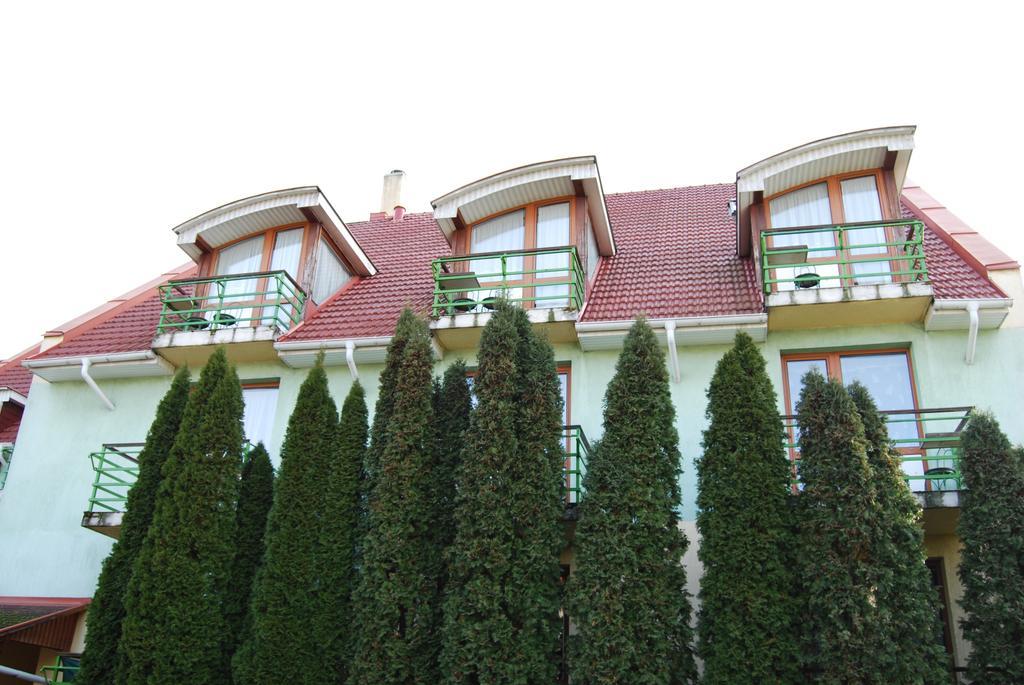 Hotel Paár Szieszta Győr Esterno foto
