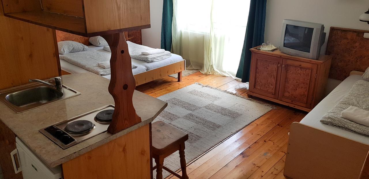Hotel Paár Szieszta Győr Esterno foto